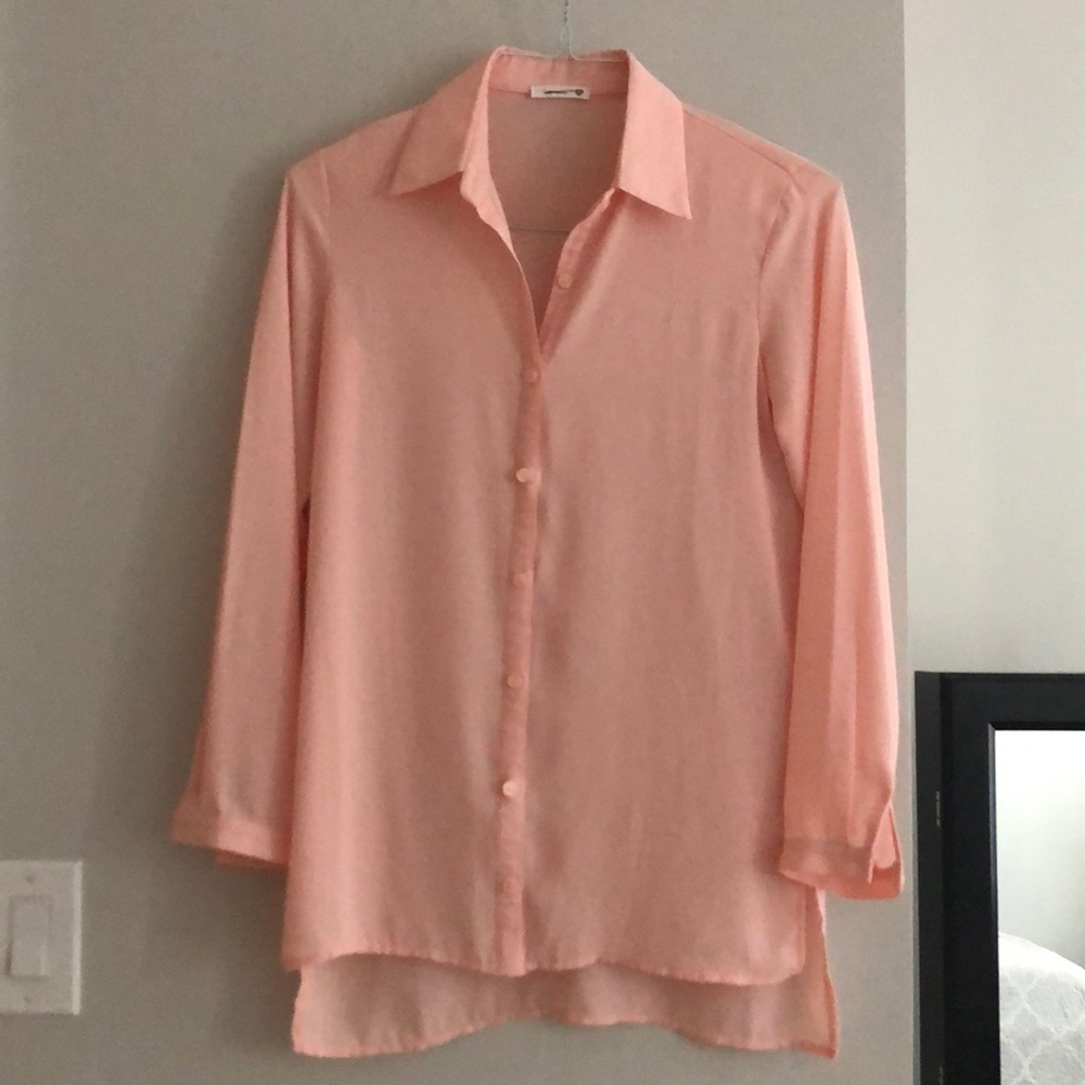 ⭐️ Peach blouse